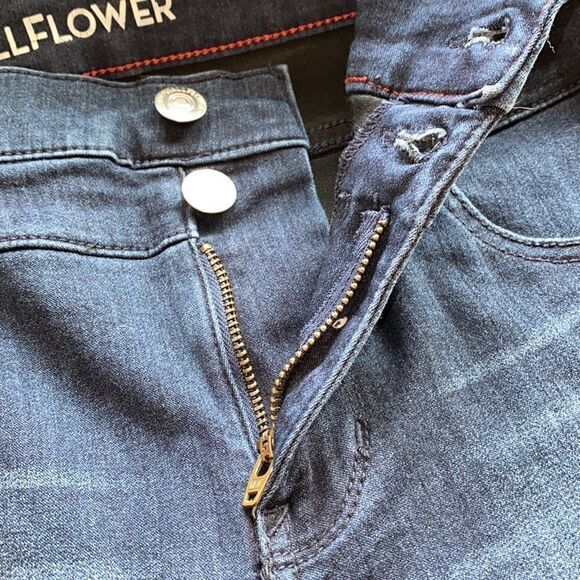 Wallflower Women’s High Rise Jean Shorts - Picture 4 of 10